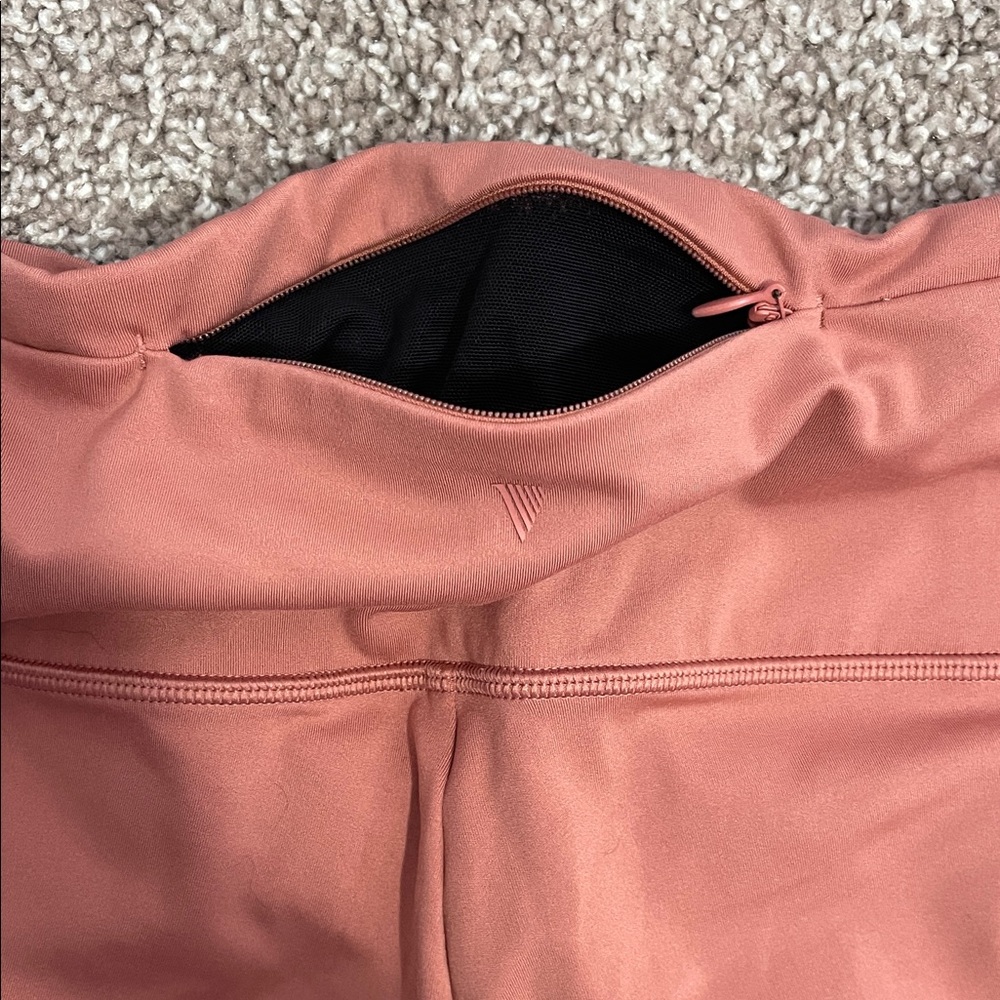 Victorias Secret ON POINT yoga pants - Picture 5 of 9